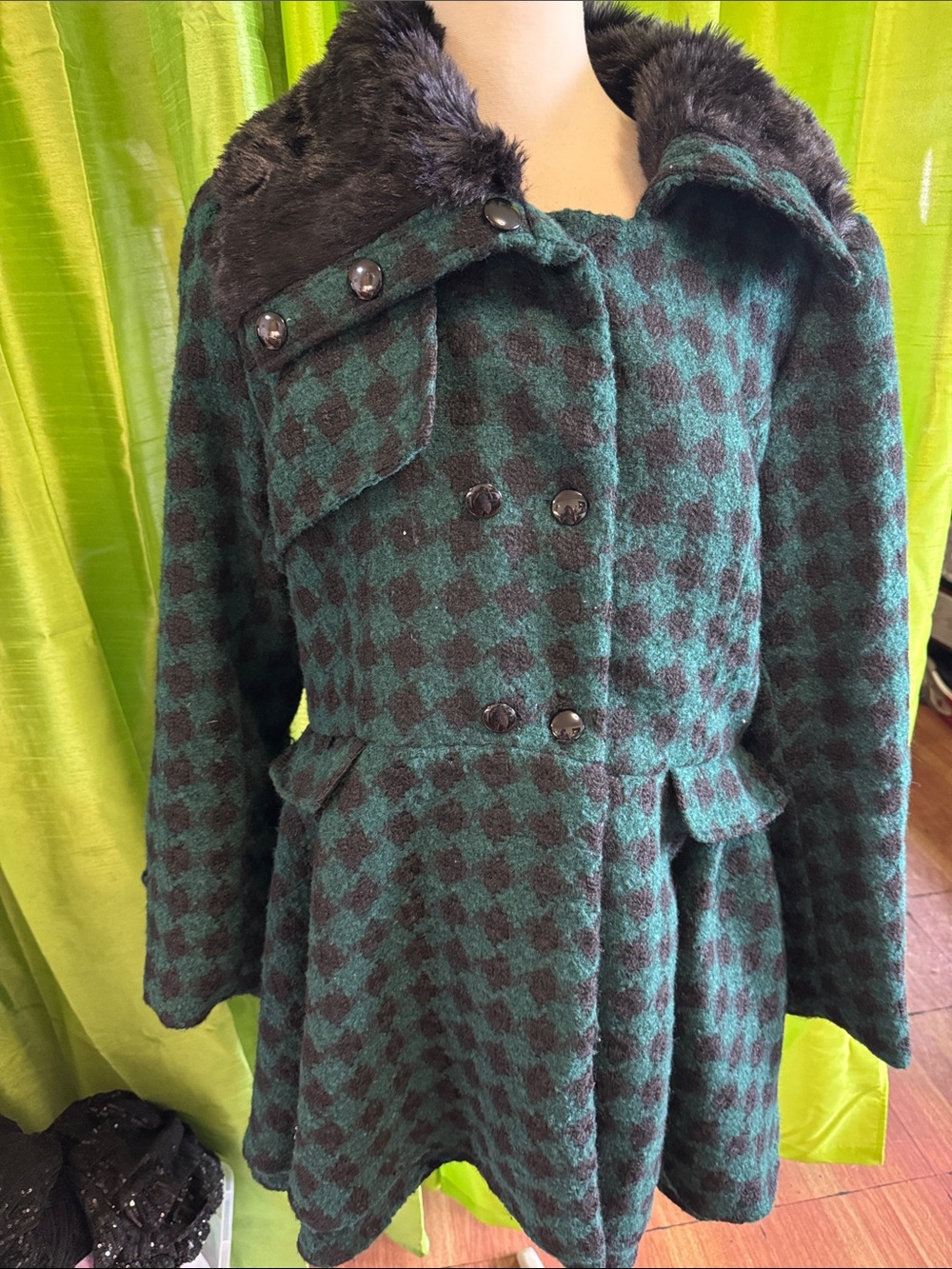 Women coat very warm for winter